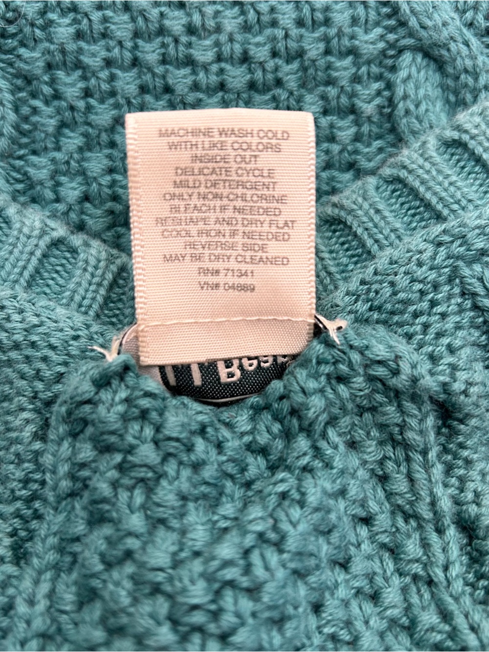 L.L. bean Cable Knit Sweater - Picture 7 of 14